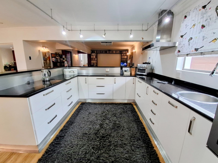 3 Bedroom Property for Sale in Sunrise On Sea Eastern Cape